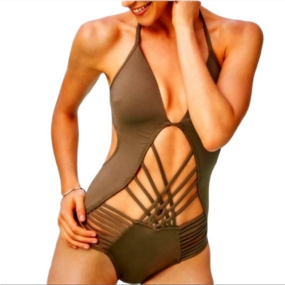 Kenneth Cole one piece macrame push up swimsuit